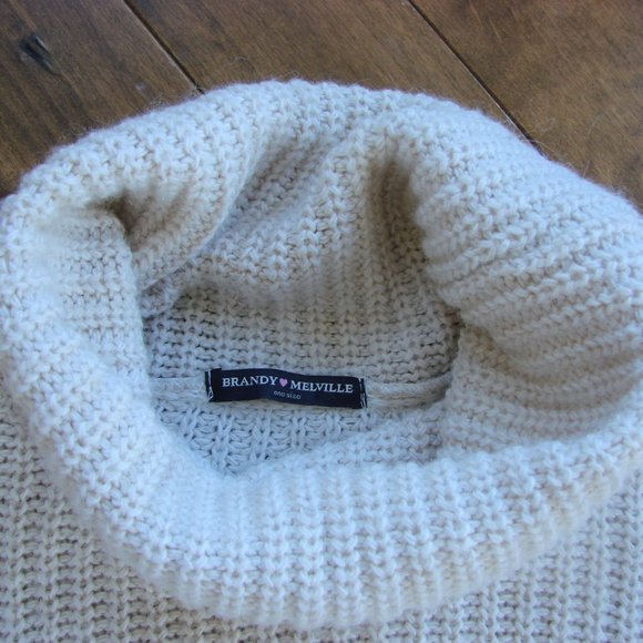 Brandy Melville Cream Oversized Knit Sweater - Picture 8 of 12